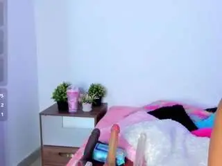 Adelinee-18  live sex cam