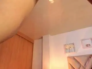 Adelinee-18  live sex cam
