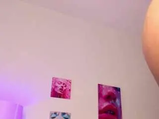 Adelinee-18  live sex cam