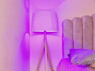 Adelinee-18  live sex cam