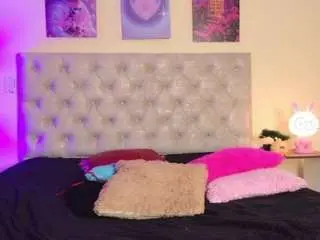 Adelinee-18  live sex cam