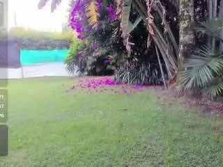 Dionekiss  live sex cam