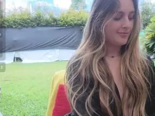 Dionekiss  live sex cam