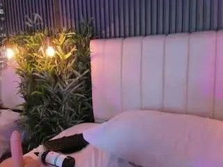 Miahoney3  live sex cam