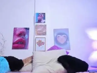 Mikaa17  live sex cam