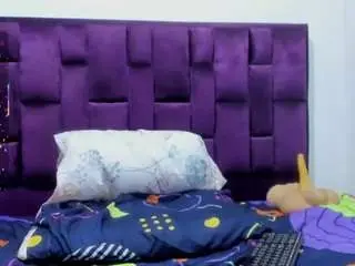 Larina-fox  live sex cam