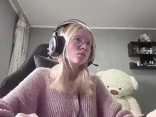 Lorrianeleuga  live sex cam