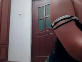 Raynaabeln  live sex cam