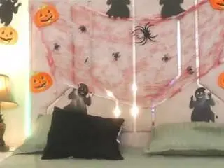Tinnataylor  live sex cam