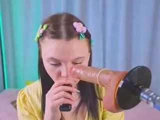 Milli-mini  live sex cam