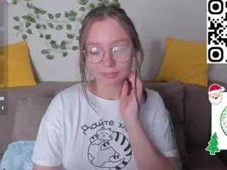 Noora-moore  live sex cam