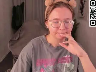 Noora-moore  live sex cam