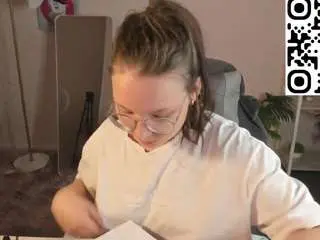 Noora-moore  live sex cam