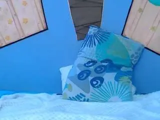 Skinnykalitzo18  live sex cam