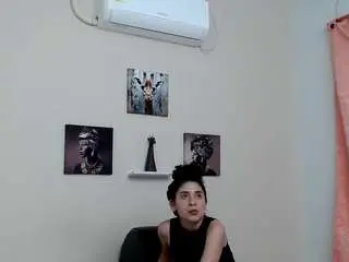 Skinnykalitzo18  live sex cam