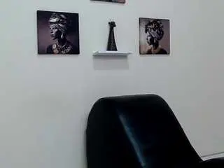 Skinnykalitzo18  live sex cam