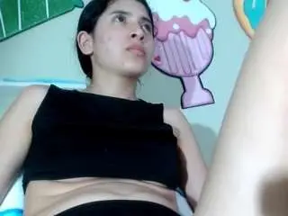 Skinnykalitzo18  live sex cam