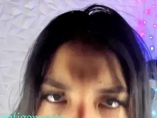 Valentigomez10  live sex cam