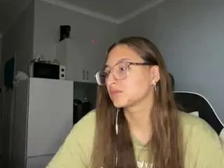 Amiekitcher  live sex cam