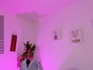 Kitsune-kass  live sex cam