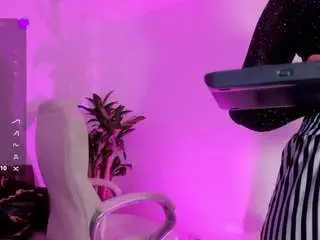 Kitsune-kass  live sex cam