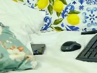 Abbymoonx  live sex cam