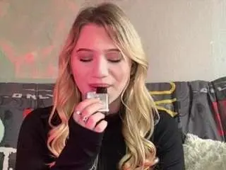Josiebrazill  live sex cam