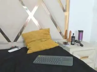 Miitchasm  live sex cam