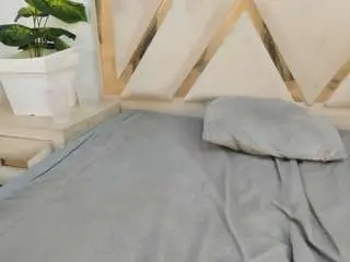 Miitchasm  live sex cam