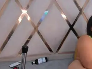 Miitchasm  live sex cam