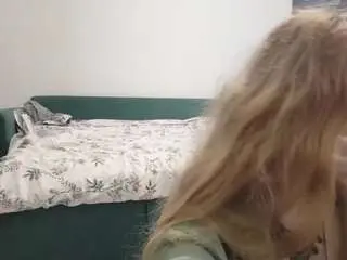 Dionnaseegars  live sex cam