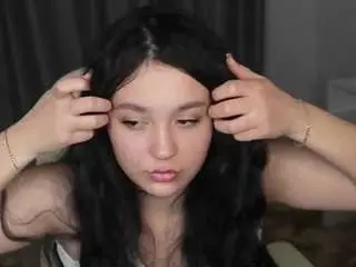 Lienpiercy  live sex cam