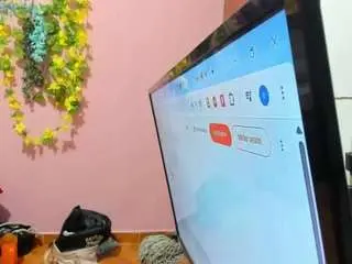 Yenisexy  live sex cam