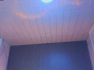 Ariana18-b  live sex cam