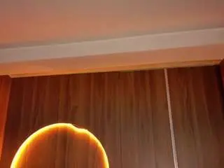 Ariana18-b  live sex cam