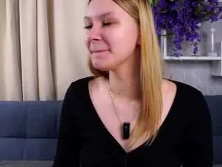 Carlyoshikawa  live sex cam