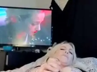 Urfutureex  live sex cam