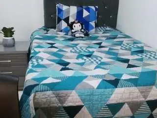 Alisonpussyjuicy  live sex cam