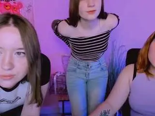 Casey-meow  live sex cam