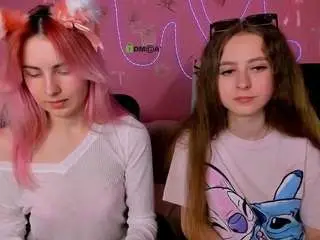 Cristin-kisses  live sex cam