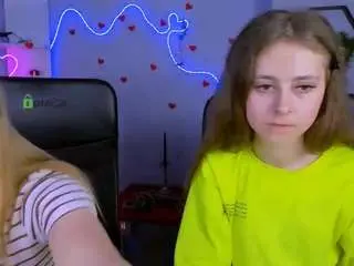 Cristin-kisses  live sex cam