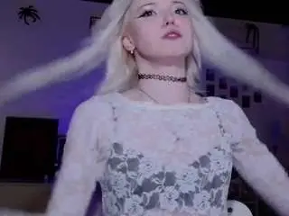 Evian-lui  live sex cam