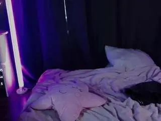 Evian-lui  live sex cam