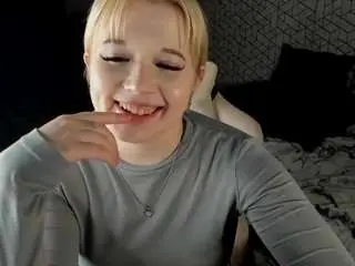 Nayavalen  live sex cam