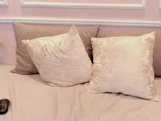 Lucycanels  live sex cam