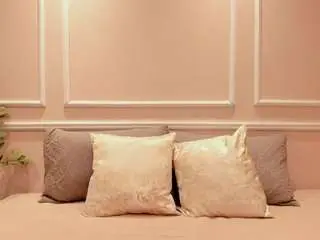 Lucycanels  live sex cam