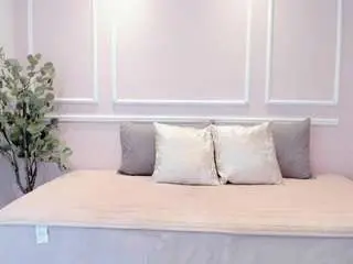 Lucycanels  live sex cam