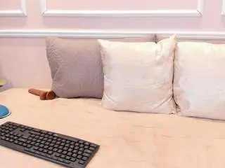 Lucycanels  live sex cam