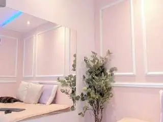 Lucycanels  live sex cam