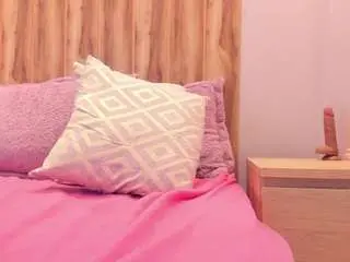 Lucycanels  live sex cam